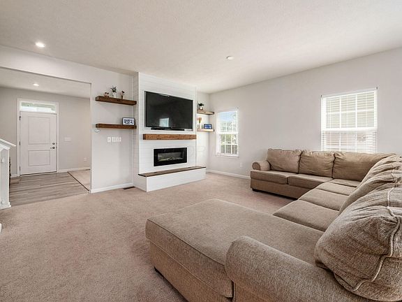 5th image of 8435 Graystone Dr