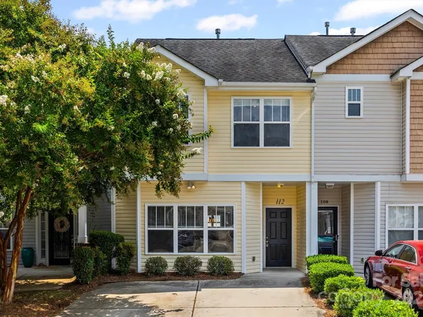 112 Saint Vincent Pl, Mount Holly, NC 28120