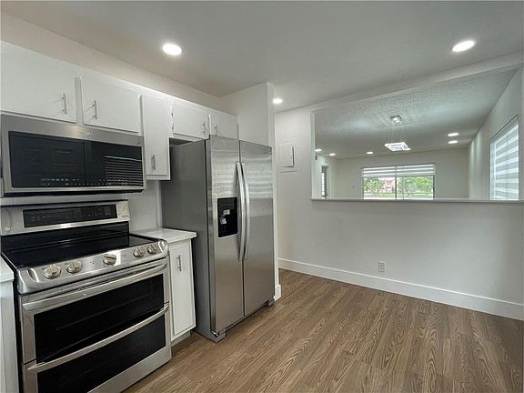 4th image of 9461 Sunrise Lakes Boulevard #310