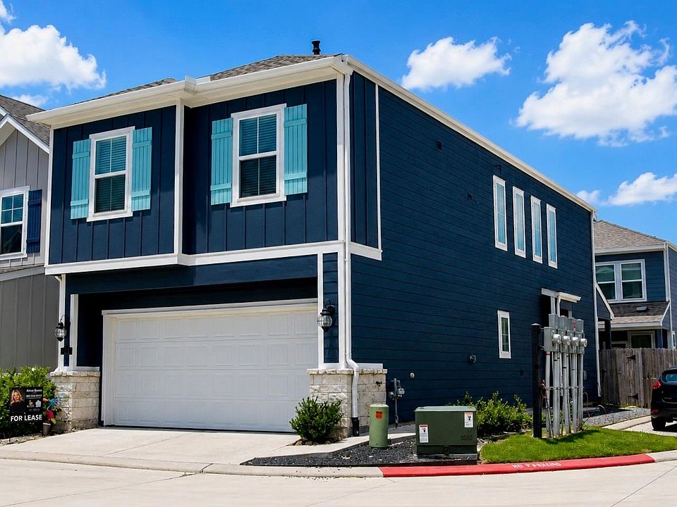1st image of 624 Pelican Dr