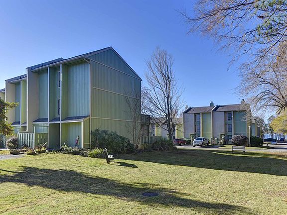 2nd image of 410 Byron Pl #G