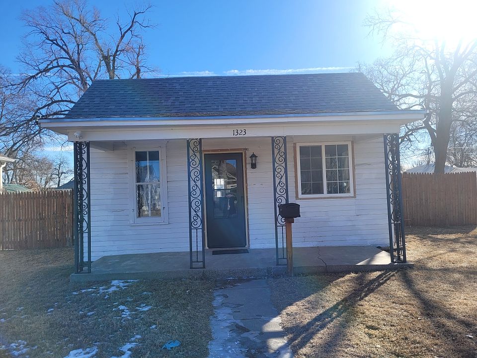 1st image of 1323 W 4th St