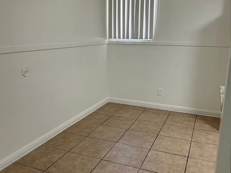3791 Hazelwood St — Photo 3
