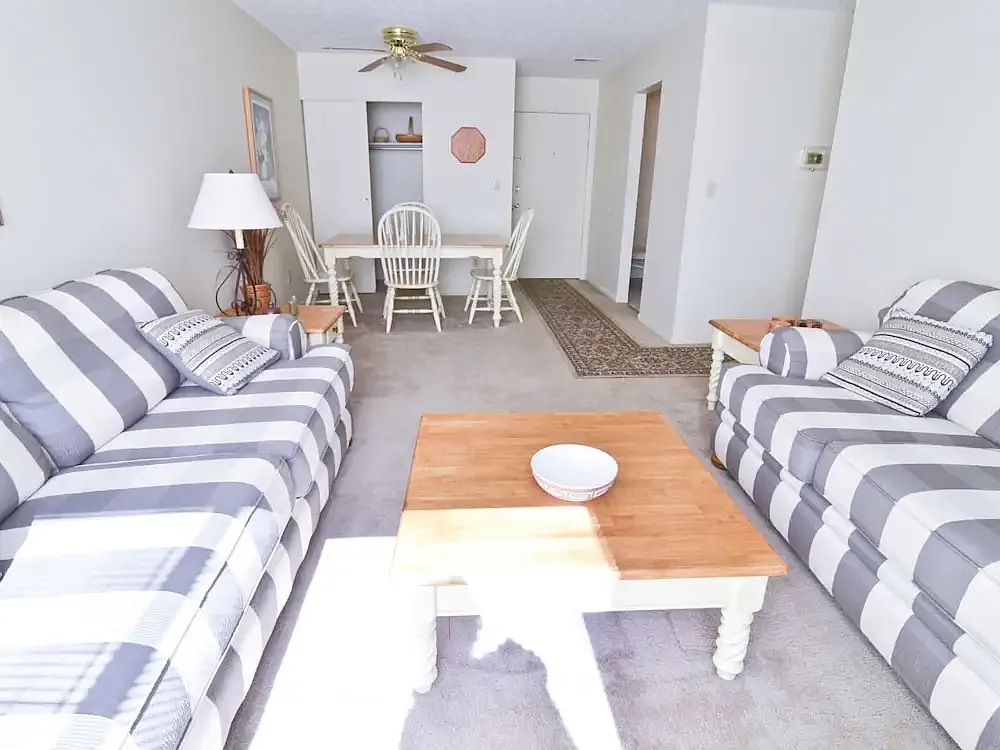 Woodlake Village Apartments — Photo 2