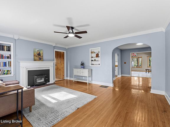 3rd image of 9049 Fern Creek Rd