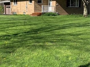 2224 Lakeview Rd, Lake View, NY 14085