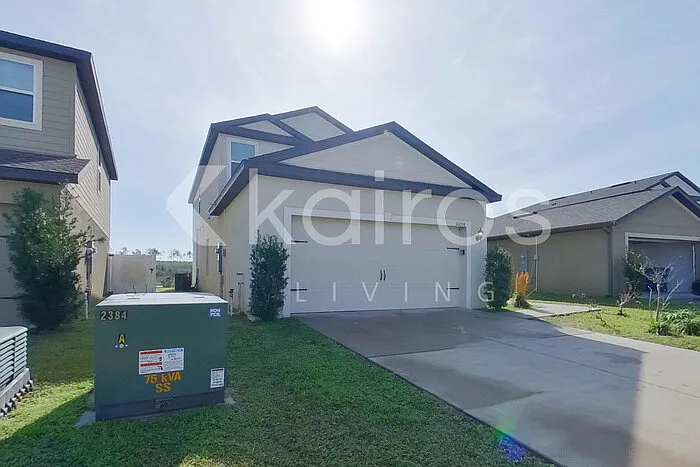 5 bed, 3.5 bath, 2268 sqft, $2,295 — Photo 2