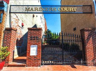 221 Vine St APT 26, Philadelphia, PA 19106