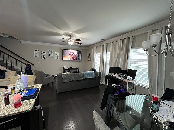 4th image of 251 Green Bridge Ct