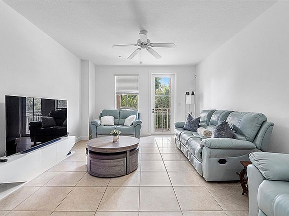 4th image of 334 SW 14th Avenue #334