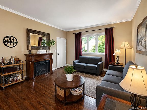3rd image of 33 Juniper Road