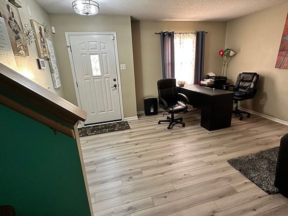 3rd image of 1835 Dutch Elm Dr