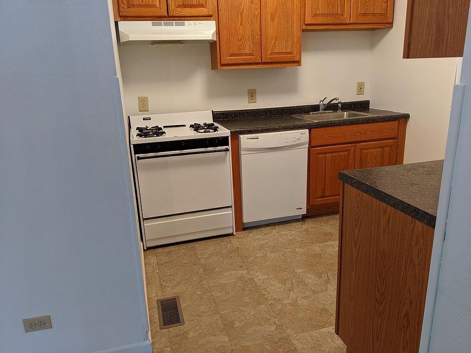 1st image of 1221 Fairwood Ct APT 1