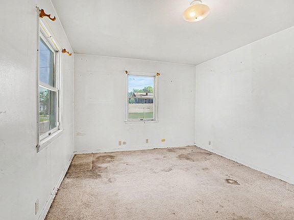 5th image of 301 Altgeld St