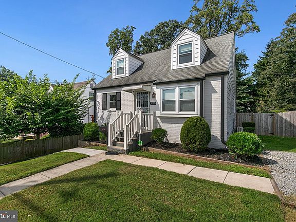 3rd image of 10806 Inwood Ave