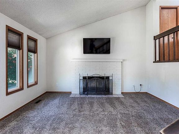 4th image of 3904 S Underwood Pl