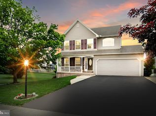 285 Thomas Armor Dr, Windsor, PA 17366