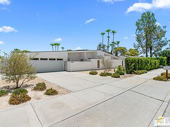 2nd image of 2260 N Aurora Dr