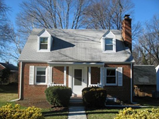 11802 Claridge, spacious, updated Cape