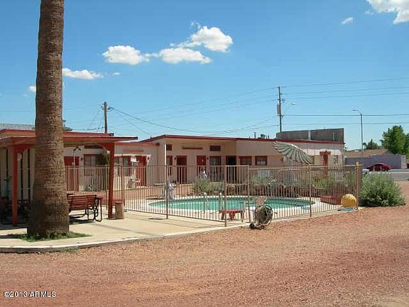 3rd image of 680 W Wickenburg Way
