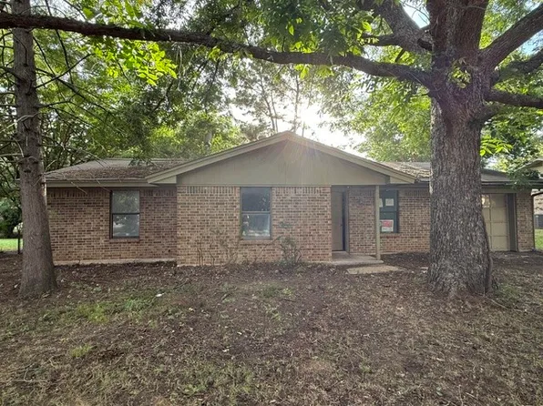 256 Lilac Ln, Azle, TX 76020