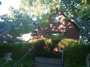 1615 28th Ave W, Seattle, WA 98199