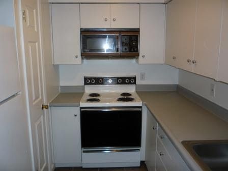 3rd image of 5165 Waterman Blvd APT A