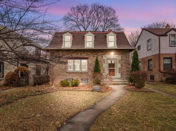 4522 North Marlborough DRIVE, Shorewood, WI 53211