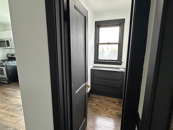 4th image of 2535 N Linder Ave #2R