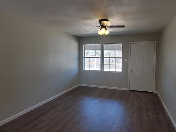 3rd image of 1808 E California Ave