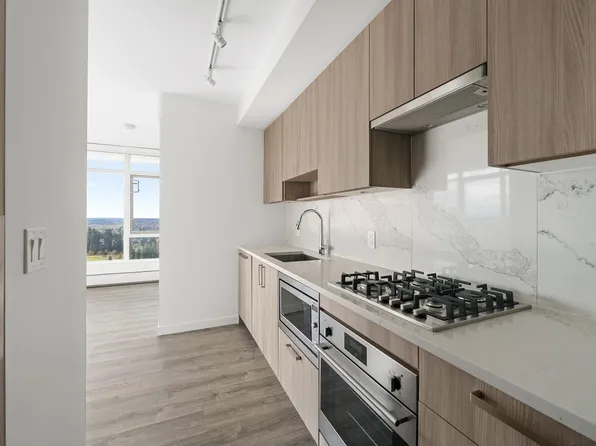 13350 Central Ave #4306, Surrey, BC V3T 0S1