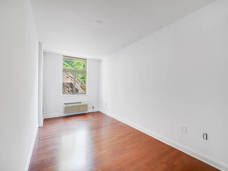 197 Gorge Rd #401 — Photo 10