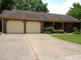 2505 Red Bird Ln, Henderson, KY 42420