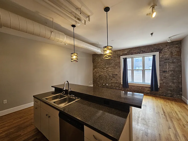 1417 Market St #26 — Photo 7