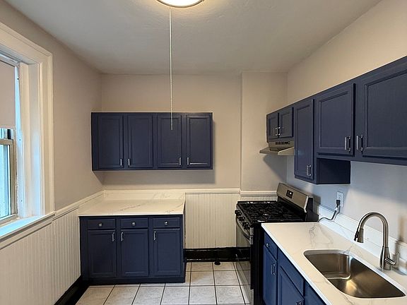 3rd image of 46 Elm St APT 18A