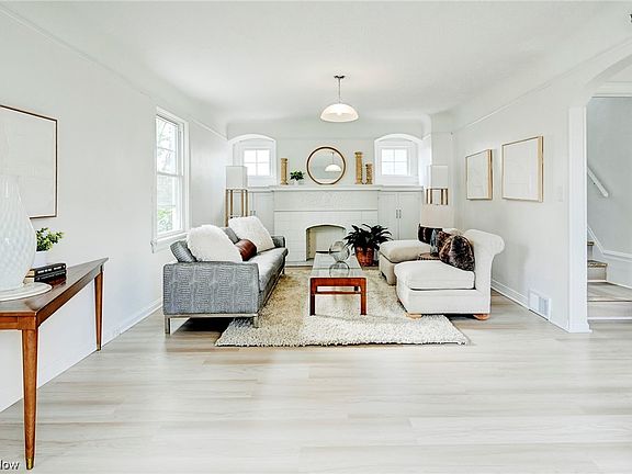 4th image of 568 Darlington Dr