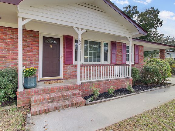 4th image of 102 Woodlawn Cir