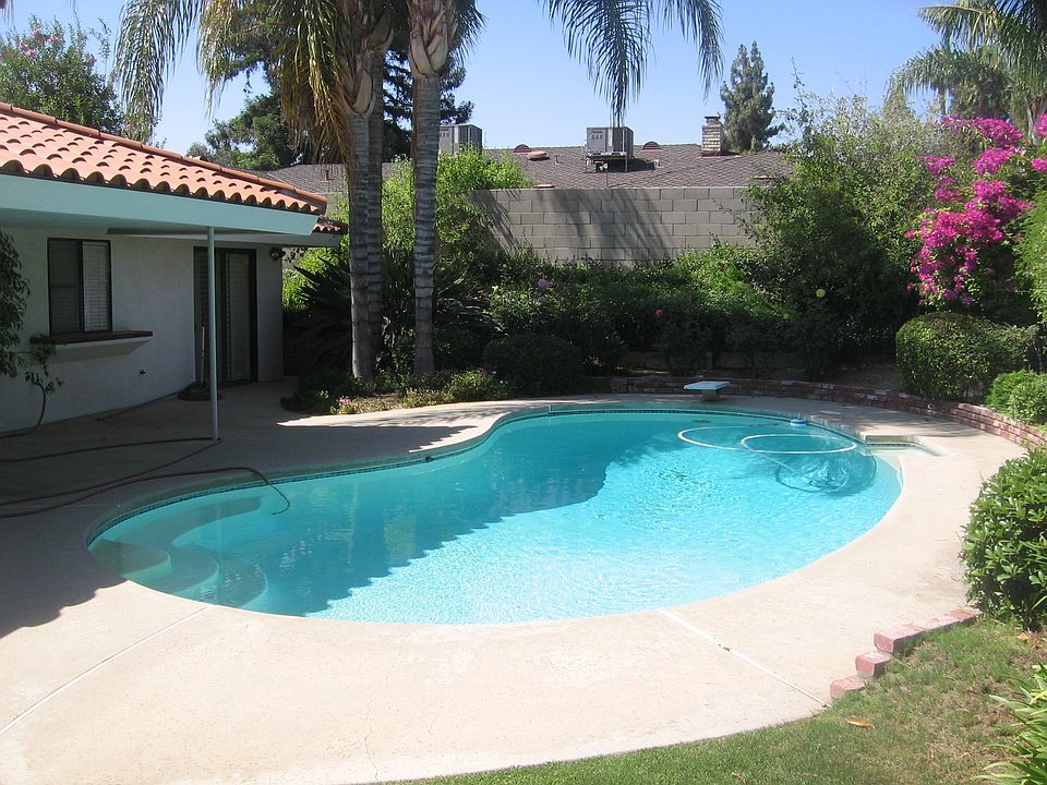 2nd image of 3701 Mission Hills St