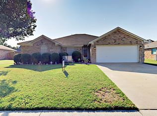 1312 Lake Shore Dr, Crowley, TX 76036