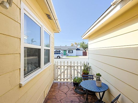 5th image of 458 Citrus Ave