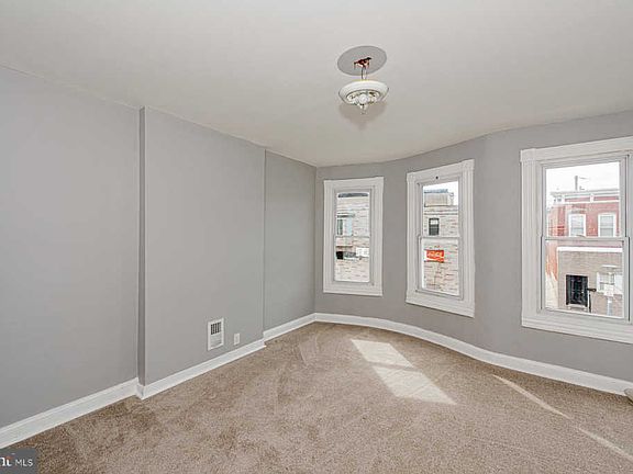 5th image of 207 N Luzerne Ave