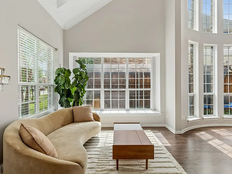 2245 Jaguar Dr — Photo 6