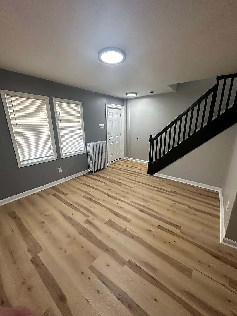 Fully renovated 3 Bed townhome — Photo 3