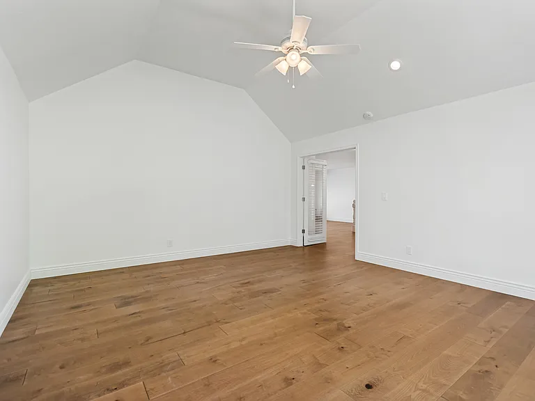 1241 Cambridge Ct — Photo 26
