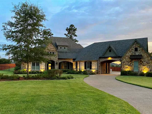 115 Bella Terra Dr, Longview, TX 75605
