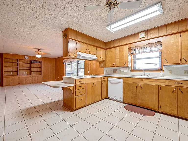 16711 Highway 90A — Photo 14