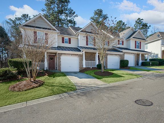 3rd image of 264 Fox Creek Blvd