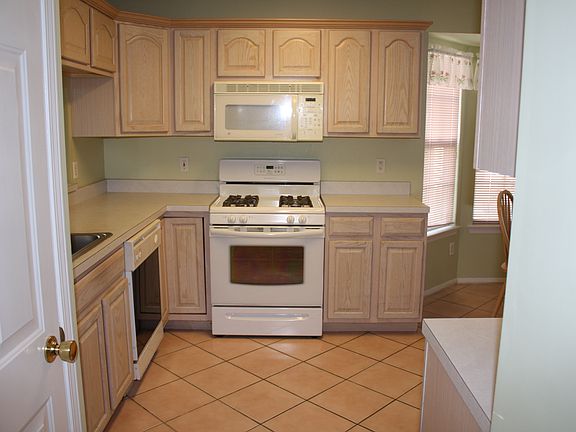 2nd image of 23 Ethan Cir