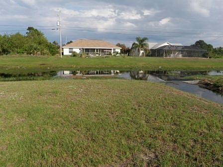 2nd image of 2057 SE South Buttonwood Dr
