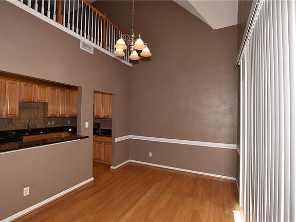 5th image of 1001 Christiana Cir
